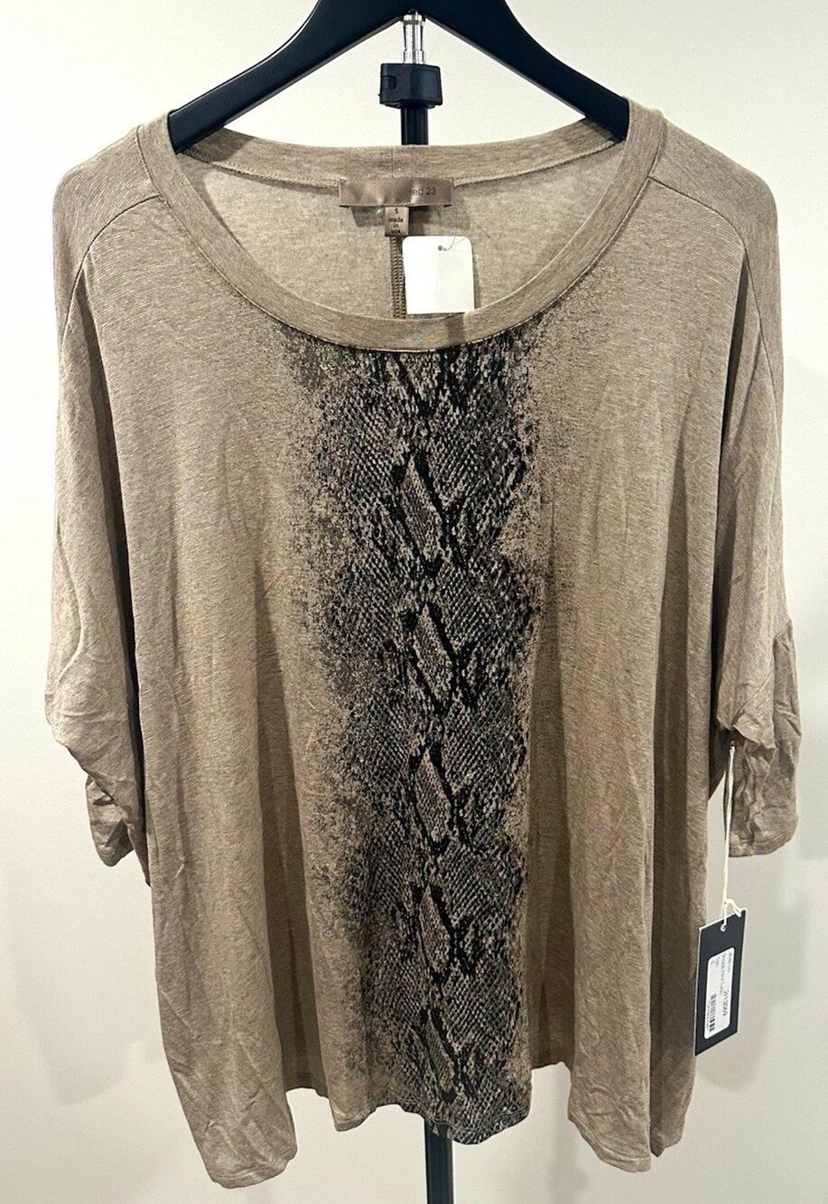 red 23 Snake Print Knit Tunic Top Tan Size S Round Neck 3/4 Sleeve Pullover NWT